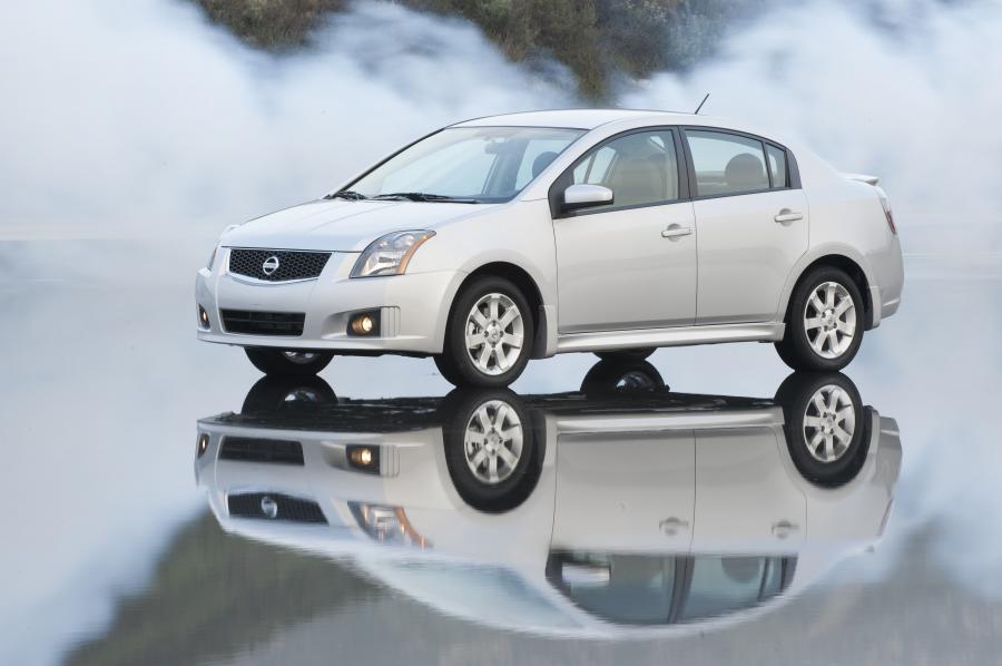  Nissan Sentra SR 2009 года  (фото 28 из 34)